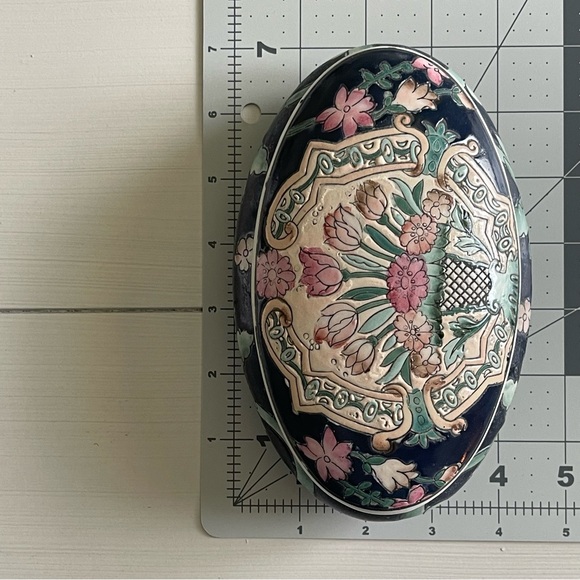 VTG Hand Painted Oval Blue Trinket Box HFP MACAU Sage Green Gilded Pink Flowers - Picture 13 of 13